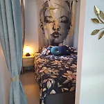 Mimilou Agathines 아파트